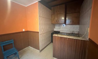 VENTA-CASA- 5 AMB -MACROCENTRO - RUBROS VARIOS-COMERCIAL-VIVIENDA - OPORTUNIDAD