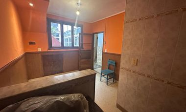 VENTA-CASA- 5 AMB -MACROCENTRO - RUBROS VARIOS-COMERCIAL-VIVIENDA - OPORTUNIDAD