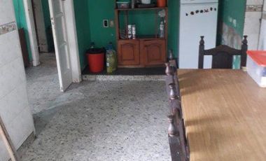 Vende casa y galpon excelente ubicación
