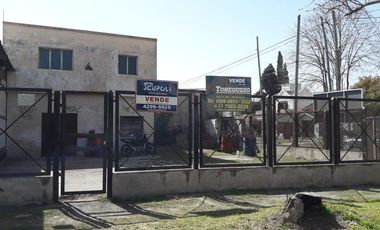 Vende casa y galpon excelente ubicación