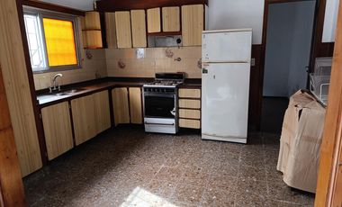 PH APTO CREDITO 7 Ambientes C/Patio y Quincho sobre 2 Plantas 187m2 Venta-Wilde.