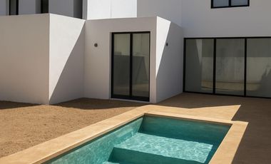Casa en venta con alberca cerca de la playa en Mérida