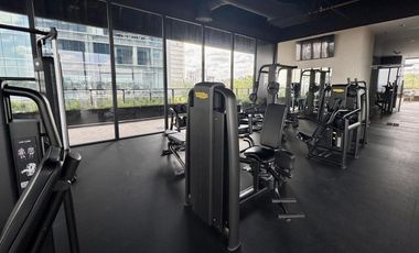 Nuevo, Muy cerca Zona Financiera, Torre Elysian en el Country Club, 1 recámara, 1.5 baños, 1 auto