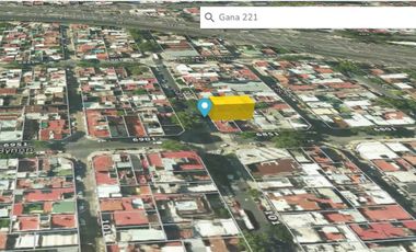 Venta casa con patio a reciclar o terreno Liniers.