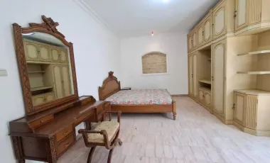 Disewakan Rumah Asri Margorejo Indah, Dalam Cluster Eksklusif, Kamar AC, Shower Panas/Dingin, 150Jt/Th