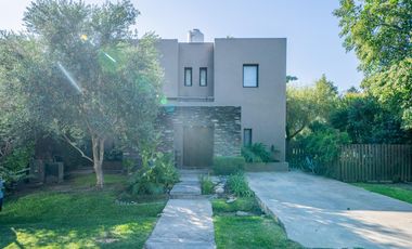 Casa en Venta, 5 Ambientes,  Apta Credito, en Maschwitz Country Club, Escobar, GBA Norte.