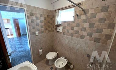 Departamento con Cochera en alquiler en el centro de Wilde, Avellaneda