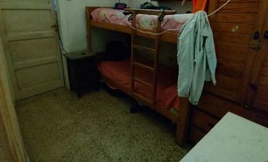 Casa a Reciclar en la mejor zona de Villa Ballester