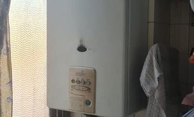 Departamento en  la calle Quintana entre Del Valle Iberlucea y Av. Hipólito Yrigoyen, Lanús Oeste.