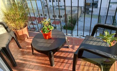 Departamento en  la calle Quintana entre Del Valle Iberlucea y Av. Hipólito Yrigoyen, Lanús Oeste.