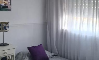 Departamento en  la calle Quintana entre Del Valle Iberlucea y Av. Hipólito Yrigoyen, Lanús Oeste.