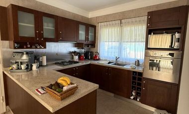 Casa en Abril Club De Campo