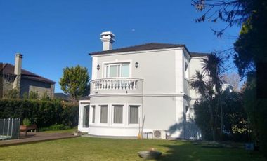 Casa en Abril Club De Campo