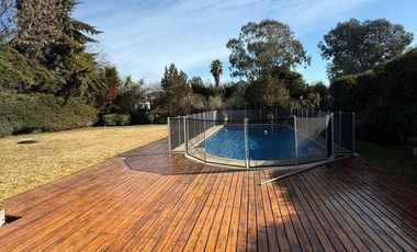 Casa en Abril Club De Campo