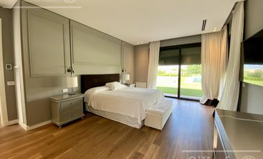 Casa  en venta en Greenville  de 7 ambientes con pileta con detalles de categoria !