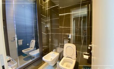 Casa  en venta en Greenville  de 7 ambientes con pileta con detalles de categoria !