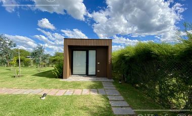 Casa  en venta en Greenville  de 7 ambientes con pileta con detalles de categoria !