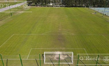 Casa  en venta en Greenville  de 7 ambientes con pileta con detalles de categoria !