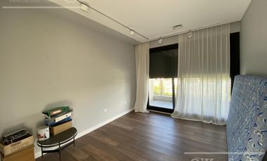 Casa  en venta en Greenville  de 7 ambientes con pileta con detalles de categoria !