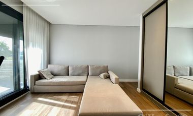 Casa  en venta en Greenville  de 7 ambientes con pileta con detalles de categoria !