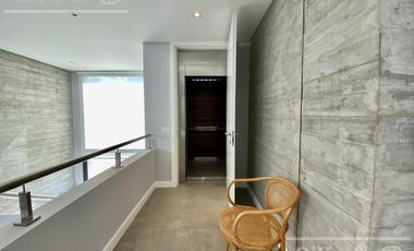 Casa  en venta en Greenville  de 7 ambientes con pileta con detalles de categoria !