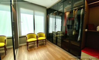 Casa  en venta en Greenville  de 7 ambientes con pileta con detalles de categoria !