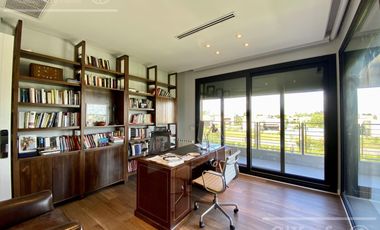 Casa  en venta en Greenville  de 7 ambientes con pileta con detalles de categoria !