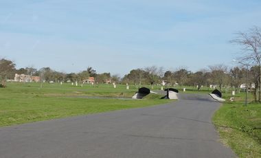 Casa  en venta en Greenville  de 7 ambientes con pileta con detalles de categoria !