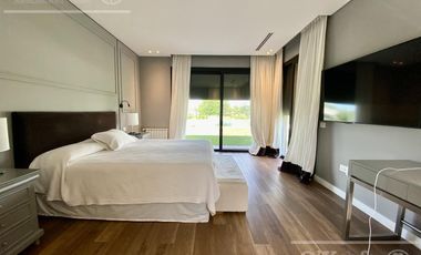 Casa  en venta en Greenville  de 7 ambientes con pileta con detalles de categoria !