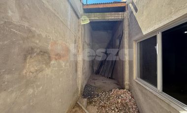 Casa de 3 ambientes al frente - Lanús Oeste