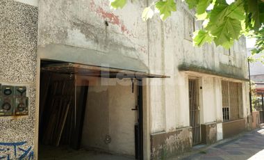 Casa de 3 ambientes al frente - Lanús Oeste