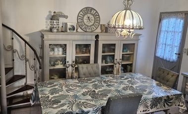 Oportunidad en  Barrio El Zorzal: Casa con Detalles Premium y Amplio Terreno