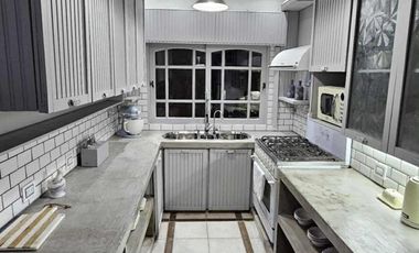 Oportunidad en  Barrio El Zorzal: Casa con Detalles Premium y Amplio Terreno