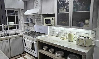 Oportunidad en  Barrio El Zorzal: Casa con Detalles Premium y Amplio Terreno