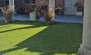 Oportunidad en  Barrio El Zorzal: Casa con Detalles Premium y Amplio Terreno