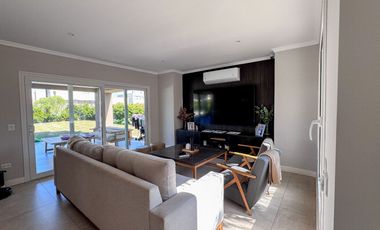 VENTA- HERMOSA CASA EN ALTOS DE CAMPO GRANDE