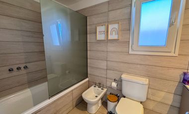 VENTA- HERMOSA CASA EN ALTOS DE CAMPO GRANDE