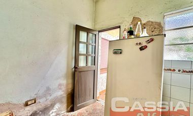 PH EN PLANTA BAJA POR PASILLO 3 AMB. 2 DORMIT., PATIO, TERRAZA CON GALPON