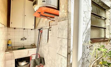 PH EN PLANTA BAJA POR PASILLO 3 AMB. 2 DORMIT., PATIO, TERRAZA CON GALPON