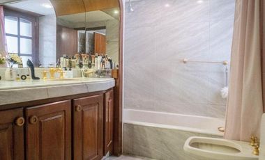 Chalet en venta. 4 dormit. 3 baños.Garage doble. Parque