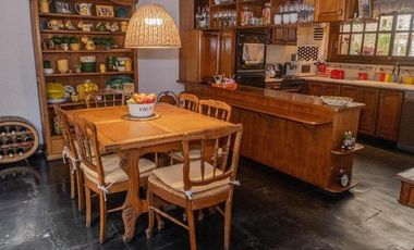 Chalet en venta. 4 dormit. 3 baños.Garage doble. Parque