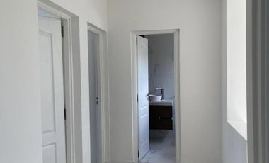 VENTA  CASA 6 ambientes a la Laguna en Barrio San Sebastian AREA 10 - APTO CREDITO