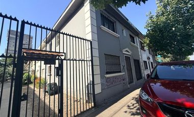 Casa en Arriendo en Av. Blanco Encalada / Club Hípico