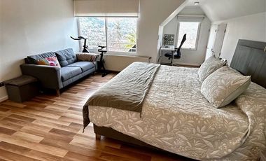 Casa en Arriendo en Camino el Mirador | Casa Arriendo Amoblado | (3D 4B) | Condominio | Lo Barnechea