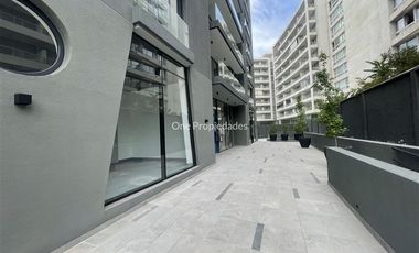 Local Comercial en Arriendo en Av. Las Condes, Metro Hernando de Magallanes