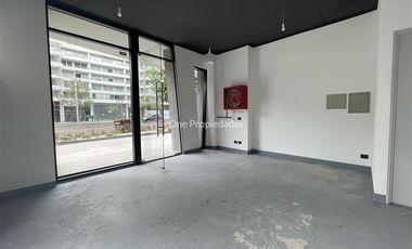 Local Comercial en Arriendo en Av. Las Condes, Metro Hernando de Magallanes