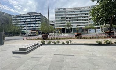 Local Comercial en Arriendo en Av. Las Condes, Metro Hernando de Magallanes