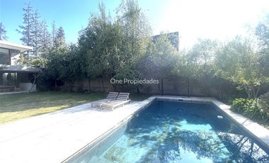 Casa en Arriendo en Elegante casa Mediterranea -5 Suite - Los Nogales