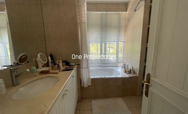 Casa en Arriendo en Camino Los Refugio |El Remanso| 4D4B| Luminoso