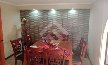 Casa en Venta en Rojas Magallanes / Jardin Alto